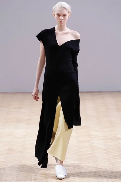 Look 12